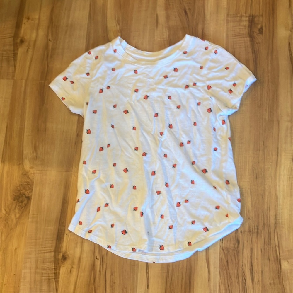 White Old Navy strawberry t-shirt